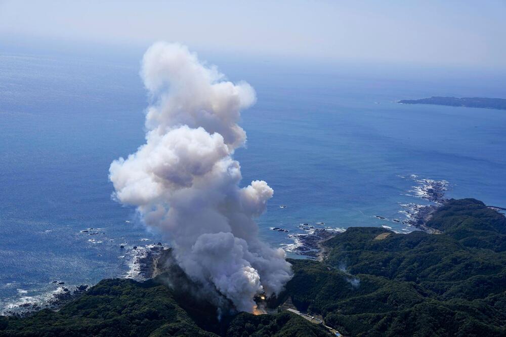 Japanische Rakete explodiert nach dem Start