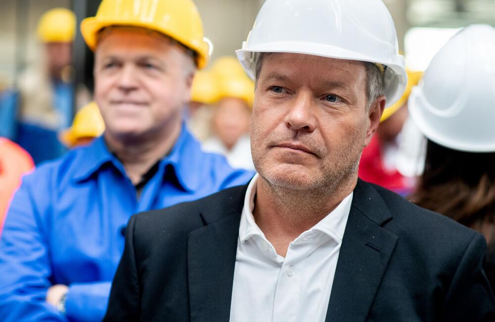 Habeck besucht Meyer Werft in Papenburg