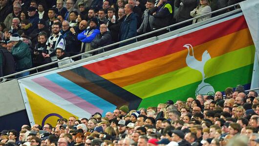 Tottenham Hotspur Pride Flagge
