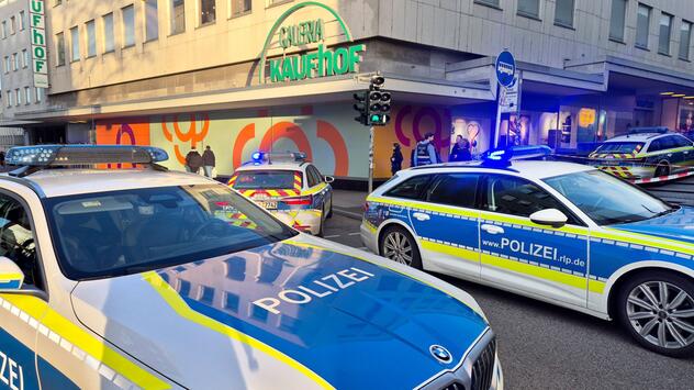 Polizei schießt in Fußgängerzone auf Mann mit Messer