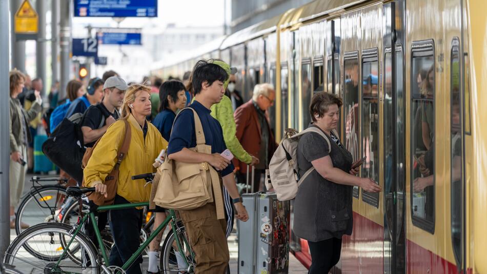 Deutschlandticket wird ab 2027 teurer – Lohnt sich ein Abo noch?