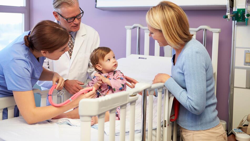 In deutschen Kinderkliniken fehlen zunehmend Betten für die kleinen Patienten