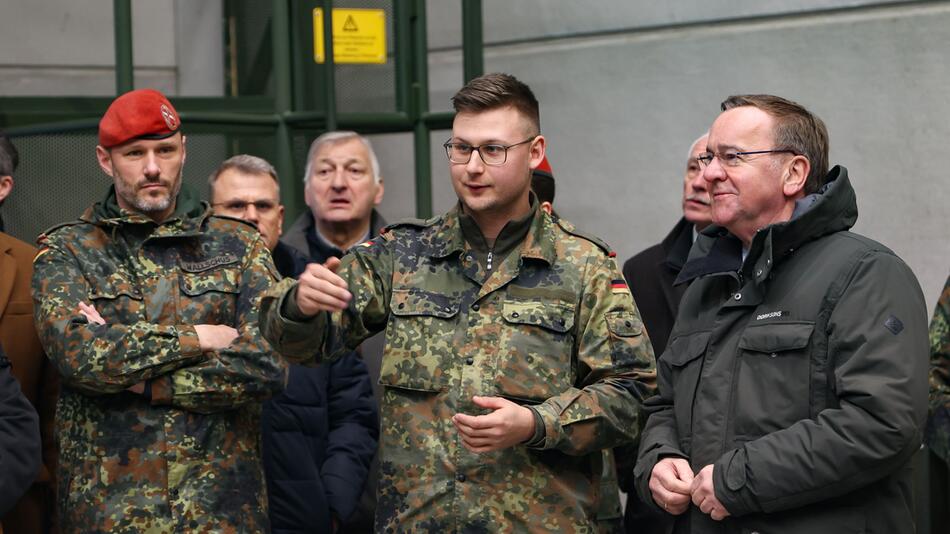 Verteidigungsminister Pistorius besucht Major-Radloff-Kaserne
