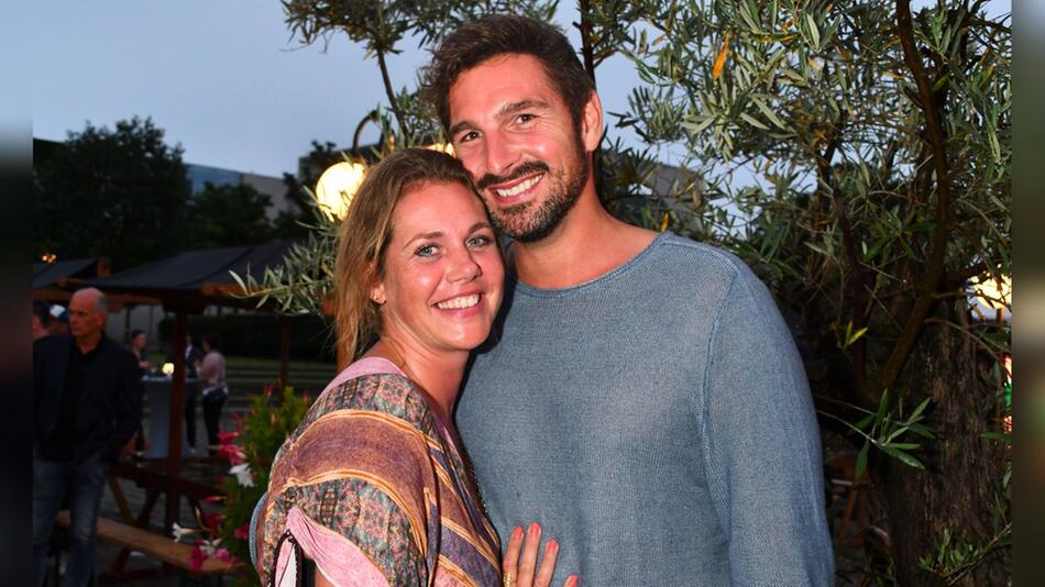 Felicitas Woll und Benjamin Piwko beim Produzentenfest im Sommer 2022 in Berlin.