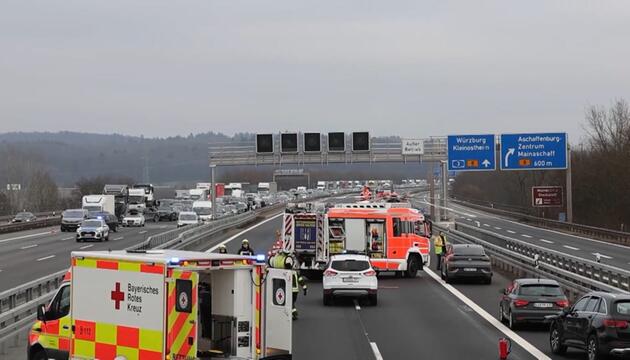 Motorradunfall auf der A3 bei Aschaffenburg - Sperrung und Stau