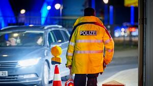 Bundespolizei steht am deutsch-polnischen Grenzübergang