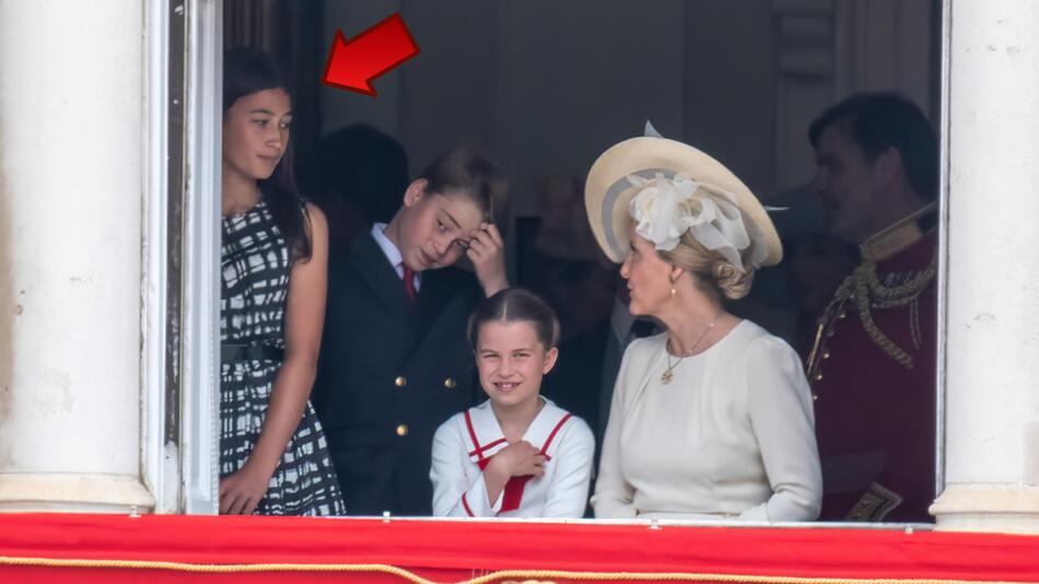 Wer ist das Mädchen neben Prinz George? Neues Gesicht in der Königsfamilie