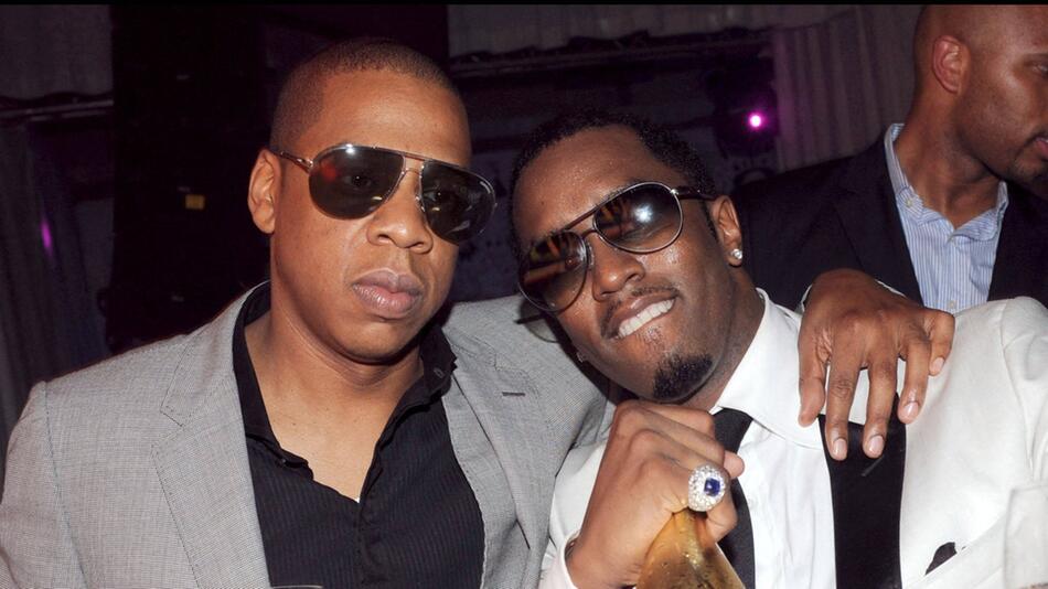 Jay-Z (l.) und Sean "Diddy" Combs sollen 2000 eine Minderjährige sexuell missbraucht haben.