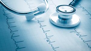 Stethoskop und EKG