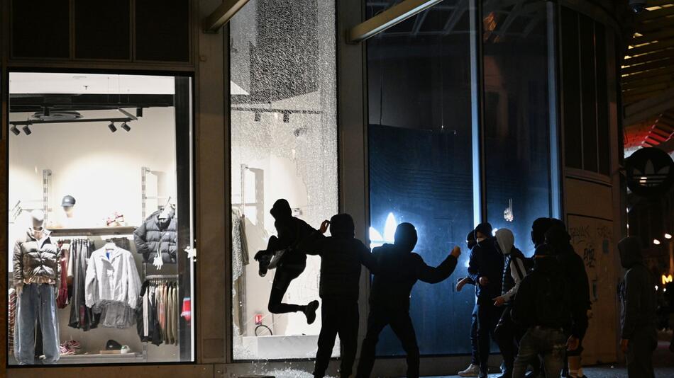 Ausgangssperren im Norden Frankreichs für Minderjährige