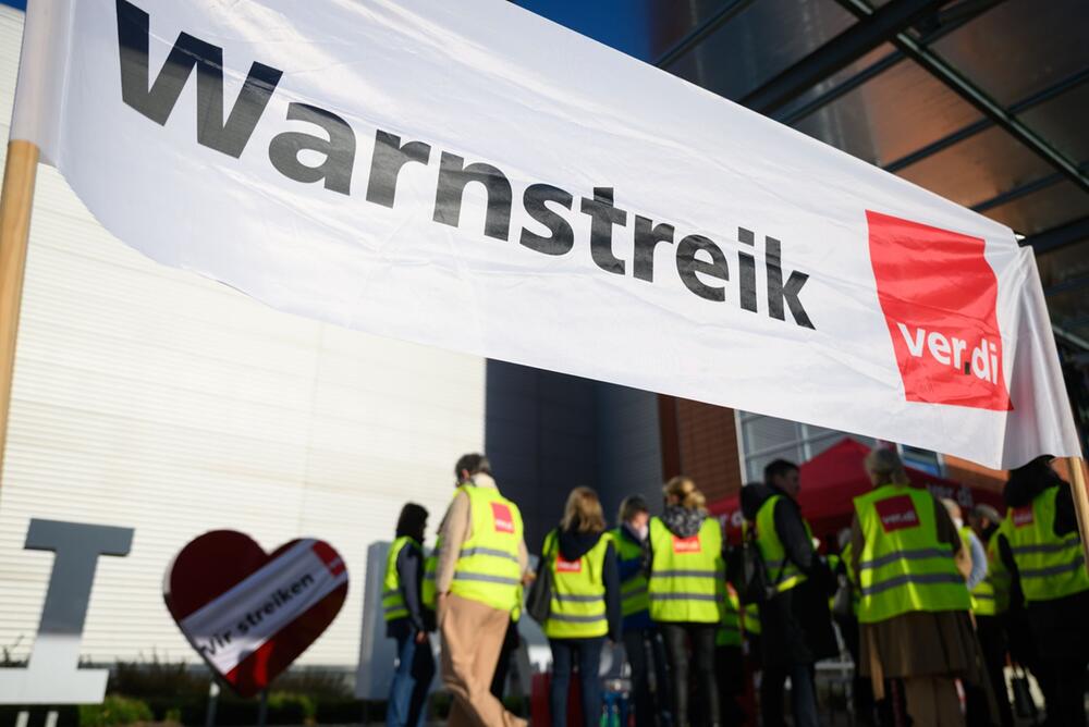 Verdi Warnstreik am Flughafen Dresden