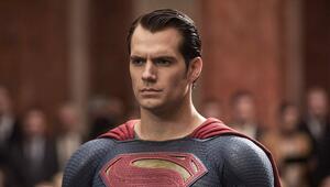 Verkörperte im alten DC-Universum Superman: Henry Cavill.