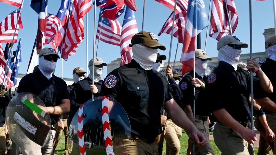 Was ist die "Patriot Front"?