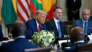 Der US-Handelsbeauftragte Jamieson Greer (M.) rechnet nicht mit Anpassungen bei Zöllen.