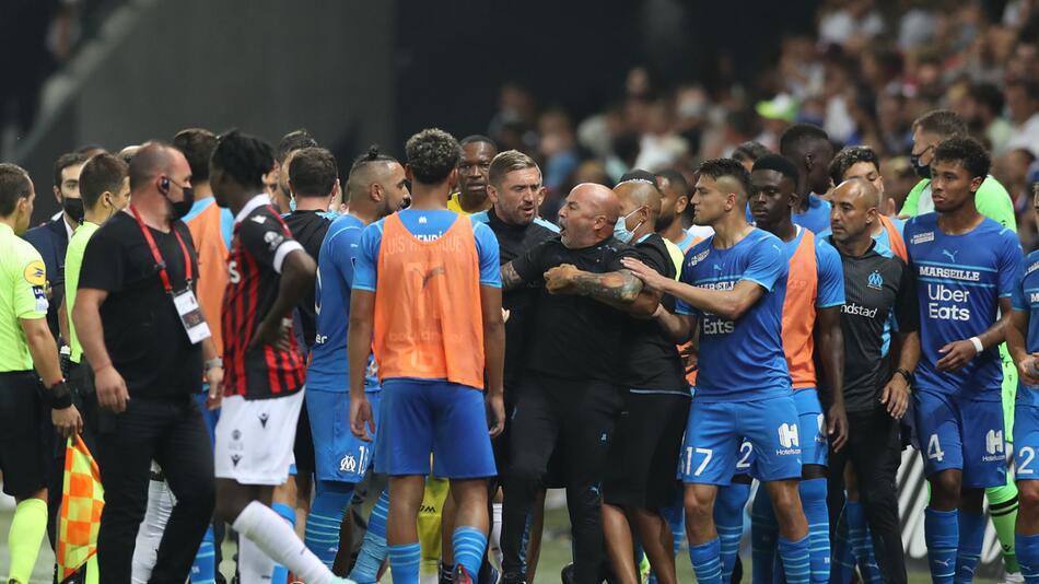 Spiel Nizza-Marseille nach Tumulten abgebrochen
