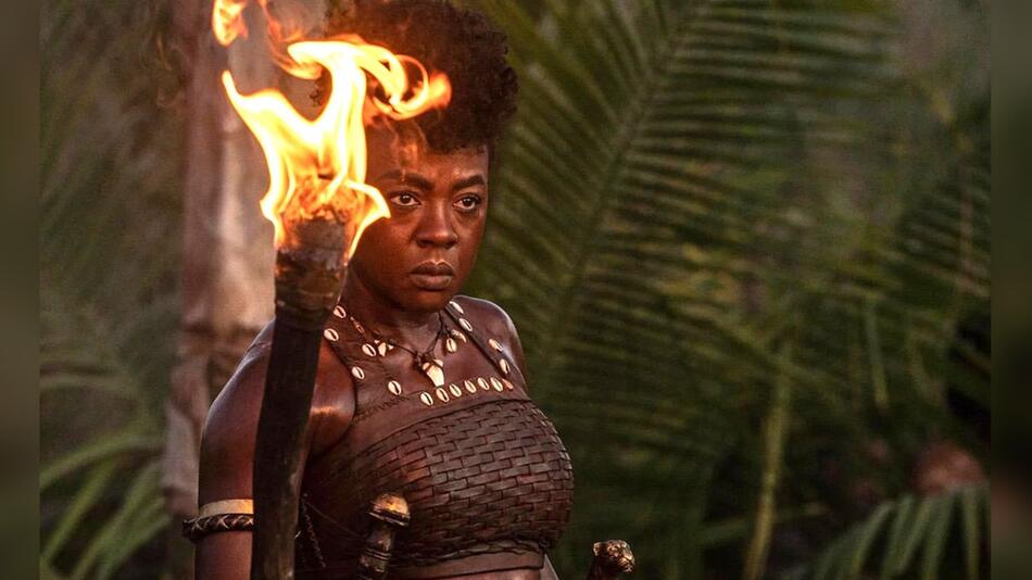 "The Woman King": Nanisca (Viola Davis) ist bereit, ihre Bestimmung anzunehmen.