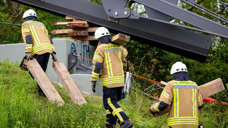 Ein Toter bei Brückenbauarbeiten bei Hannover