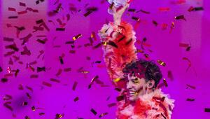 Nemo gibt ESC-Pokal wegen Teilnahme Israels zurück