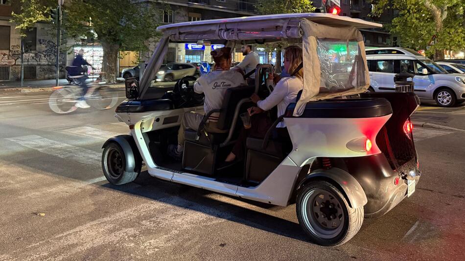 Touristen-Golfcarts verstopfen Roms Zentrum – Frust wächst