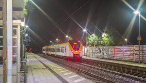 Nach Streit - Bahn-Sicherheitsmann stürzt aus Zug