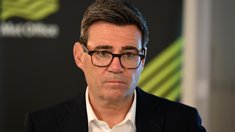 Burnham schrieb offenbar mit falscher Trump-Beraterin