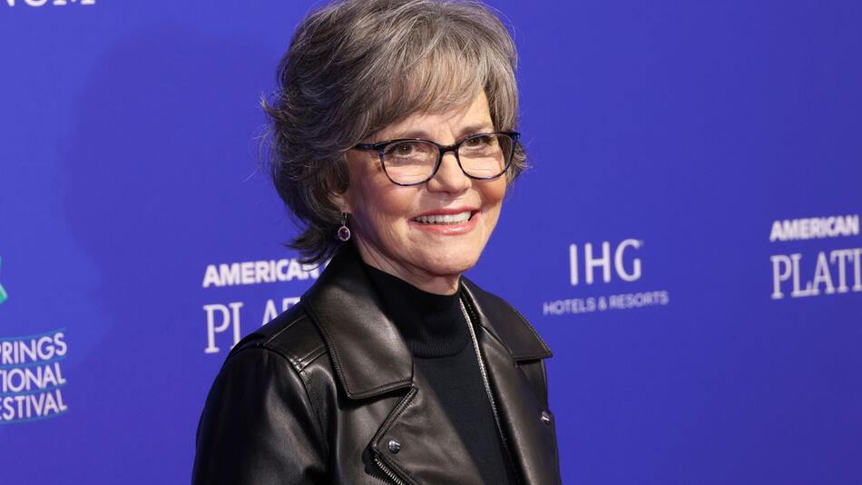 Sally Field Talks About Secret Abortion at 17