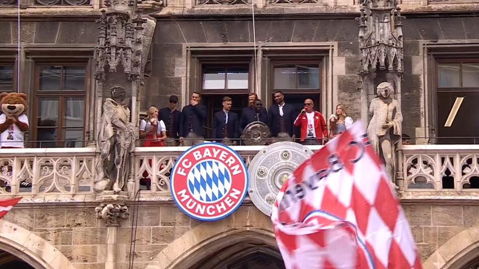 Die Meisterfeier des FC Bayern München auf dem Rathausbalkon im Livestream