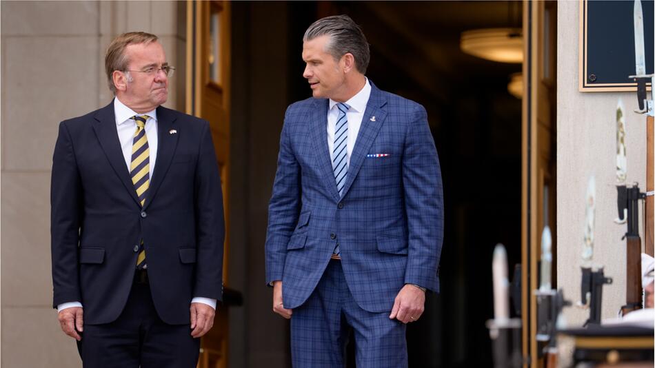 Pistorius und Hegseth unterzeichnen Waffen-Deal