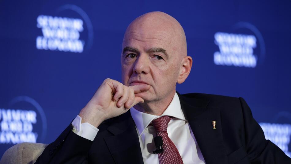 Kurz vor der WM: Schwere Vorwürfe gegen FIFA-Boss Infantino