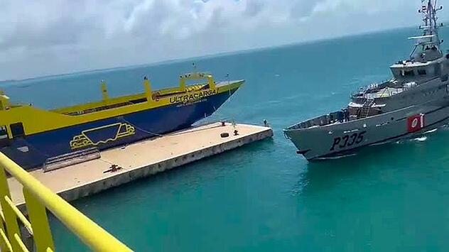 Patrouillenboot außer Kontrolle: Mexikanisches Marineschiff kollidiert mit Frachter