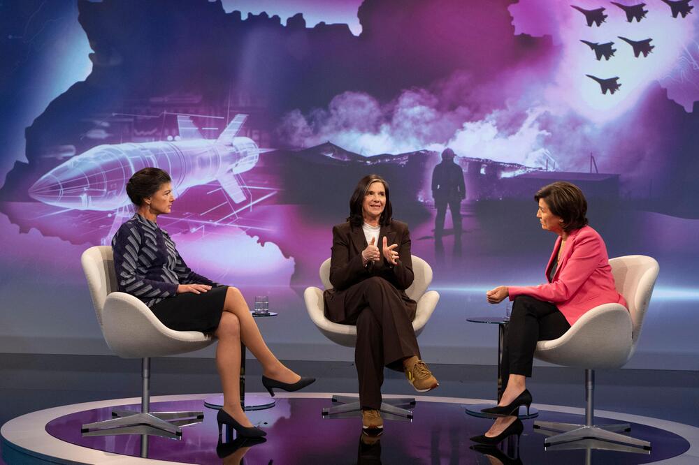 Sahra Wagenknecht (l.) und Katrin Göring-Eckardt