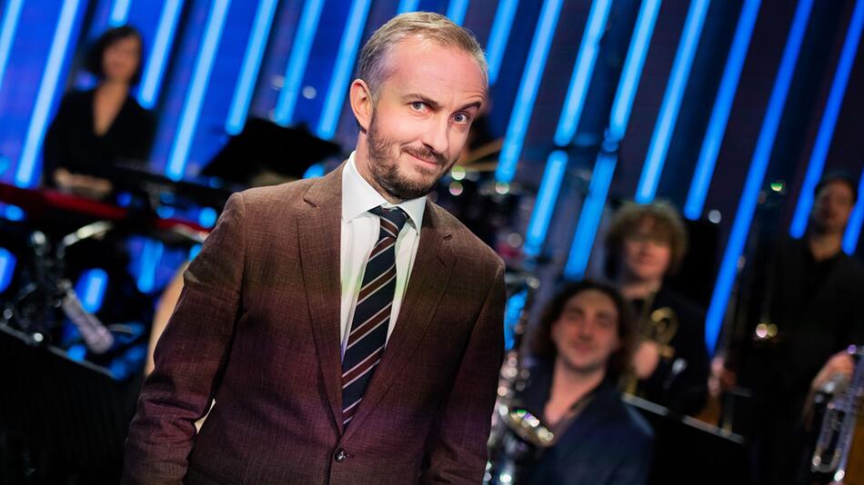 Jan Böhmermann und das Rundfunk-Tanzorchester Ehrenfeld