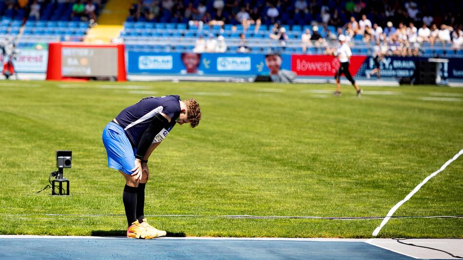 Johannes Vetter emotional am Boden.