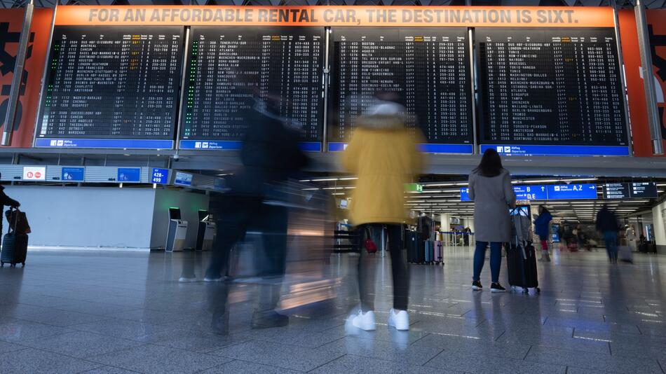 Flughafen erwartet Passagierandrang