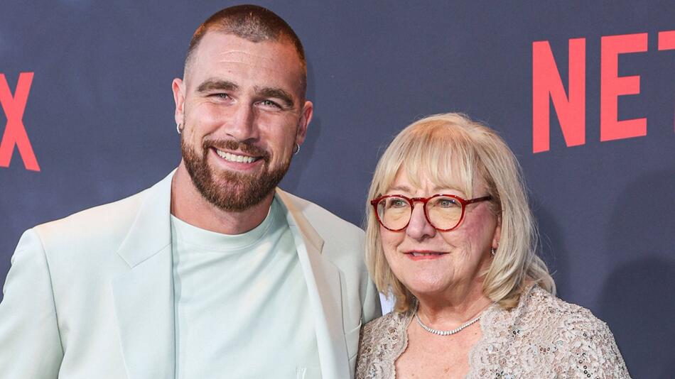 Eingespieltes Team: Travis Kelce und seine Mutter Donna. Sie begleitet ihn häufig zu ...