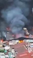 Großbrand erschüttert Philippinen: Rund 1.500 Familien in Manila betroffen