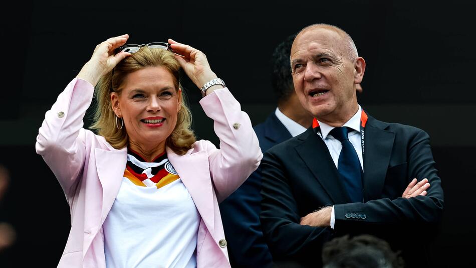 Auch Klöckner sorgt mit DFB-Post für Kopfschütteln