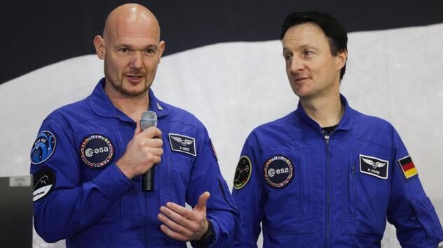 Alexander Gerst (l) und Matthias Maurer