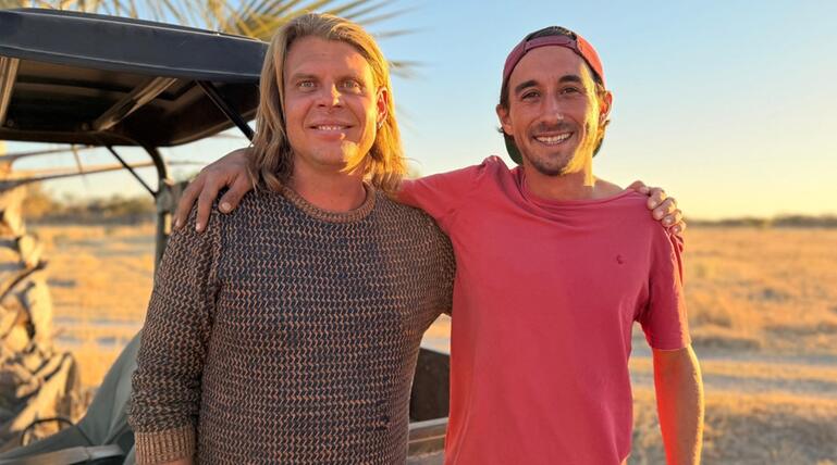 Die besten Freunde Alexander (l.) und Martin suchen bei "Bauer sucht Frau International" zwei ...