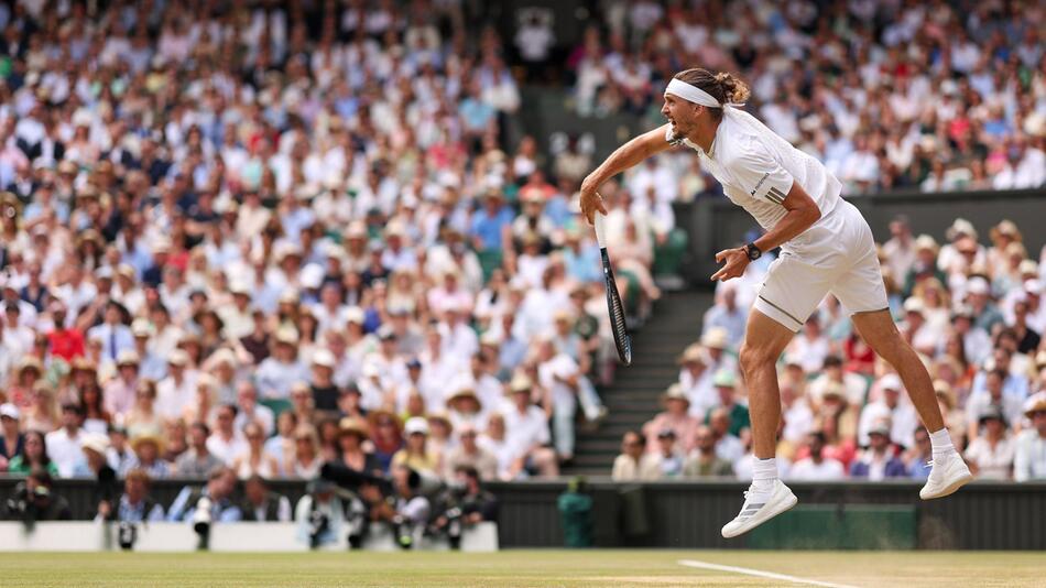 Zverev marschiert durch den zweiten Satz