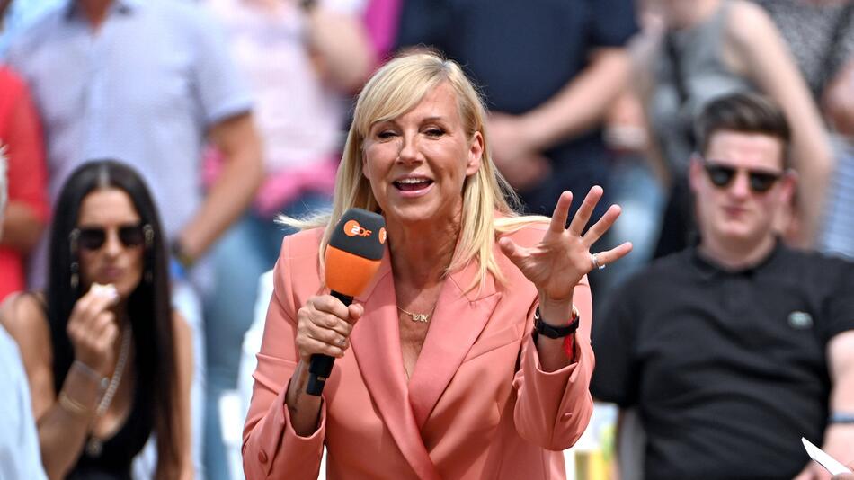ZDF-Fernsehgarten, Andrea Kiewel, Unterhaltung