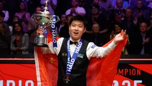 Zhao Xintong hat als erster chinesischer Snooker-Spieler die Weltmeisterschaft gewonnen.