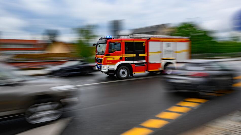 Bei Einsatz geblitzt: Feuerwehrmann jetzt vor Gericht