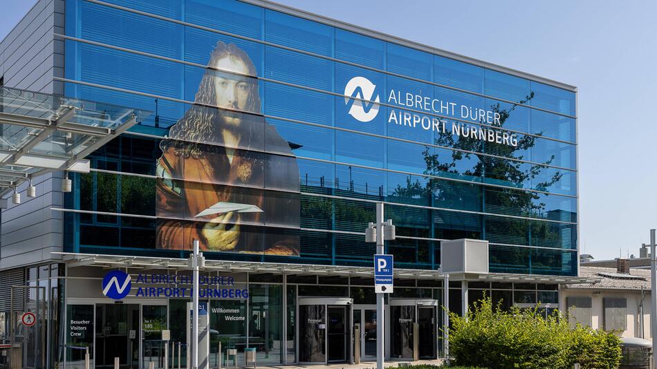 Entwarnung nach "unbestätigter Luftnotlage" am Flughafen Nürnberg