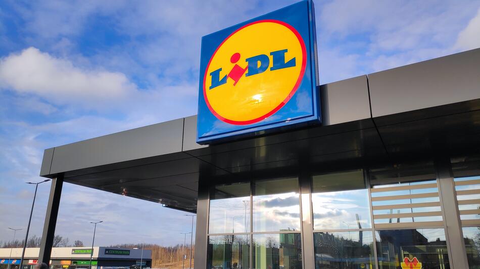 Drei Discounter senken Preise für beliebte Produkte