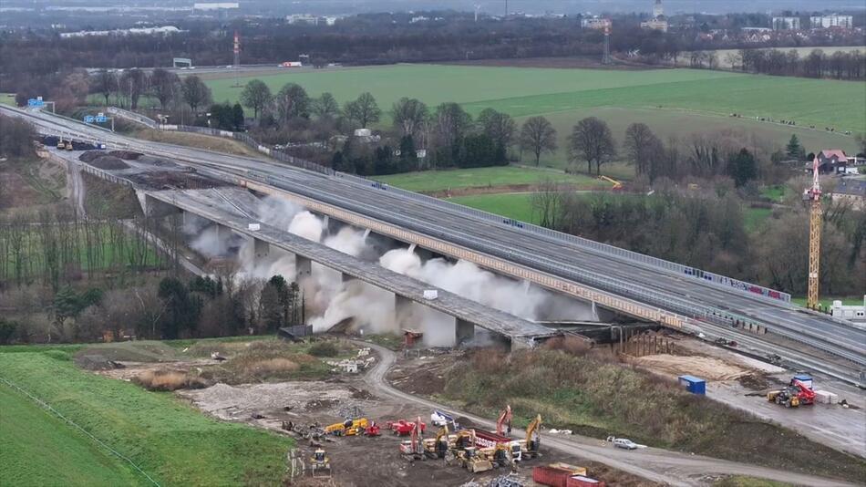 Liedbachtalbrücke gesprengt