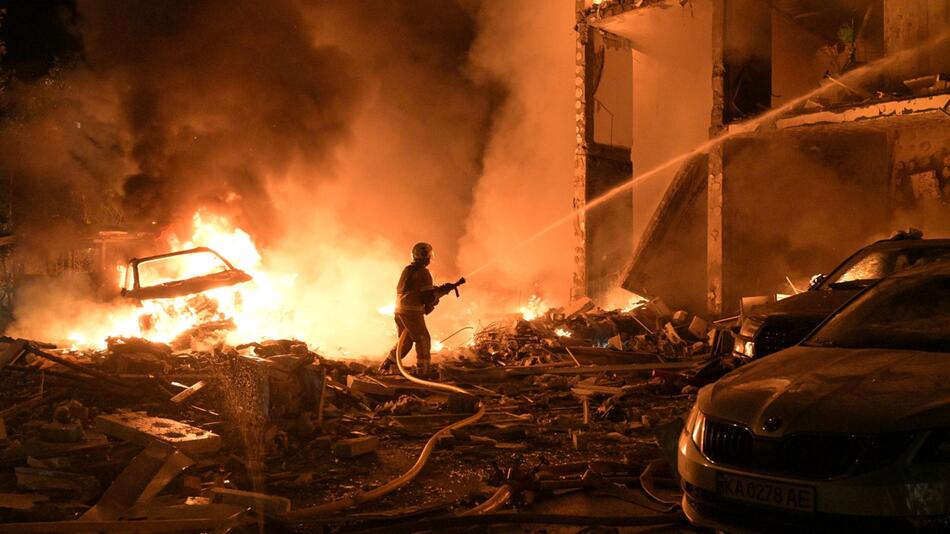 Schwere russische Attacken auf Ukraine vor Nato-Gipfel