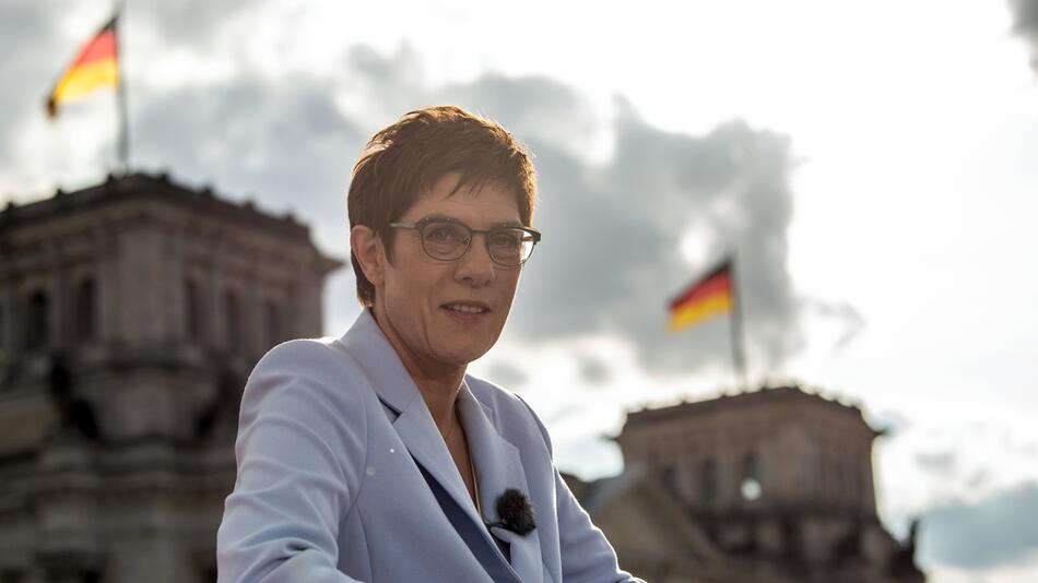 ARD-Sommerinterview - Kramp-Karrenbauer