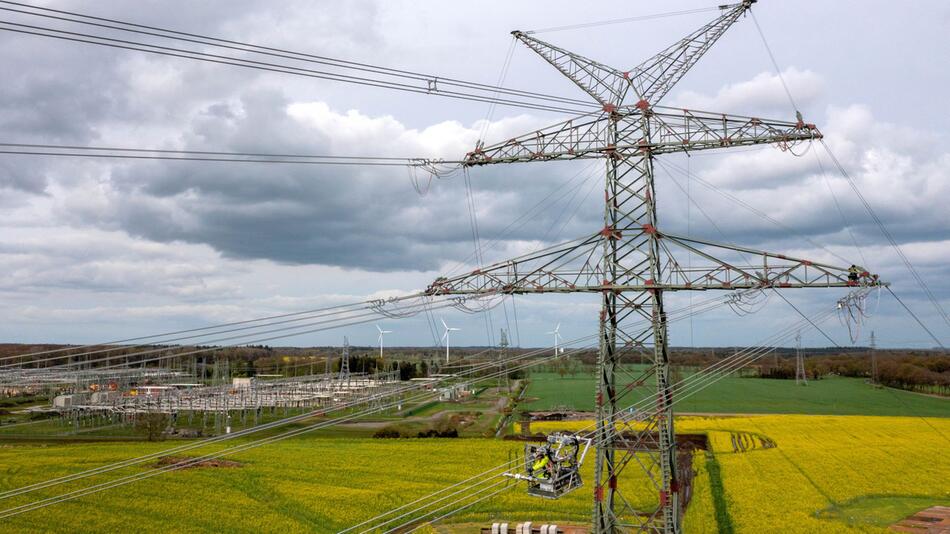 Niedersachsens Energieminister Meyer besucht Tennet-Baustelle