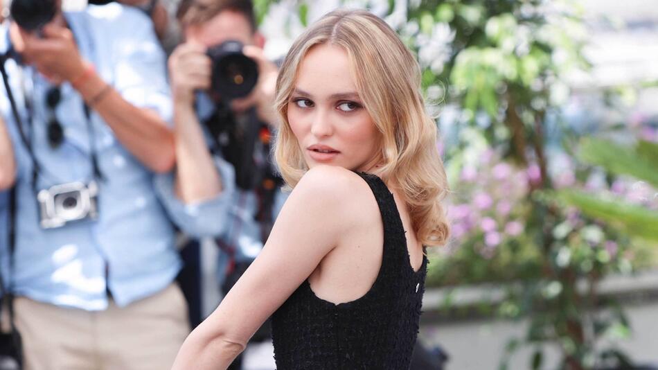 Lily-Rose Depp ist seit anderthalb Jahren glücklich vergeben.